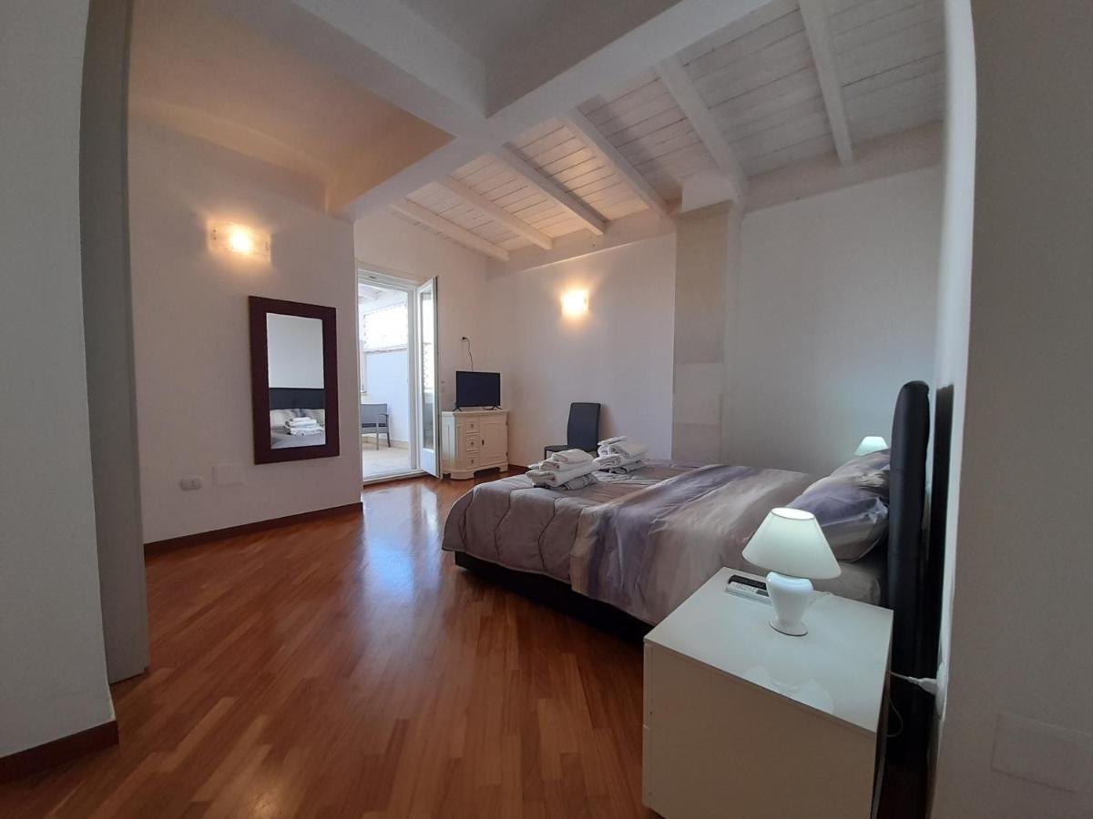 Dimora Emilia Lägenhet Lecce Exteriör bild